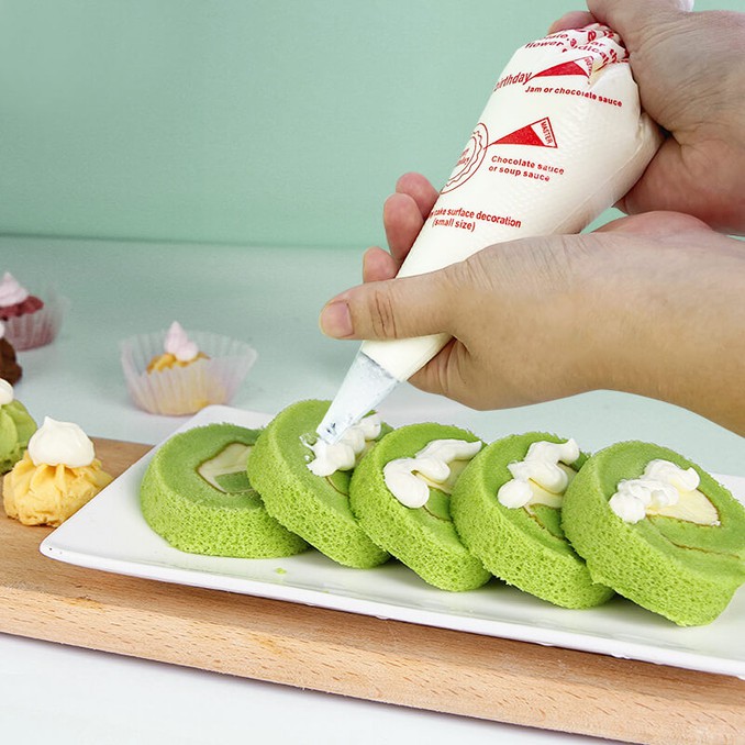 Make a Butter Cake Decorating Bag Make a Butter Cake Decorating Bag